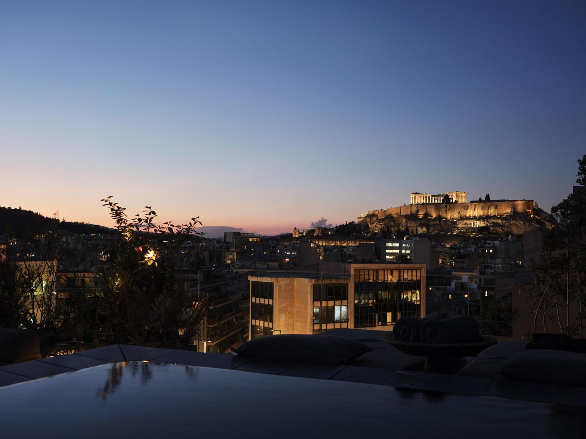 Monastik Living In Athina Hotel