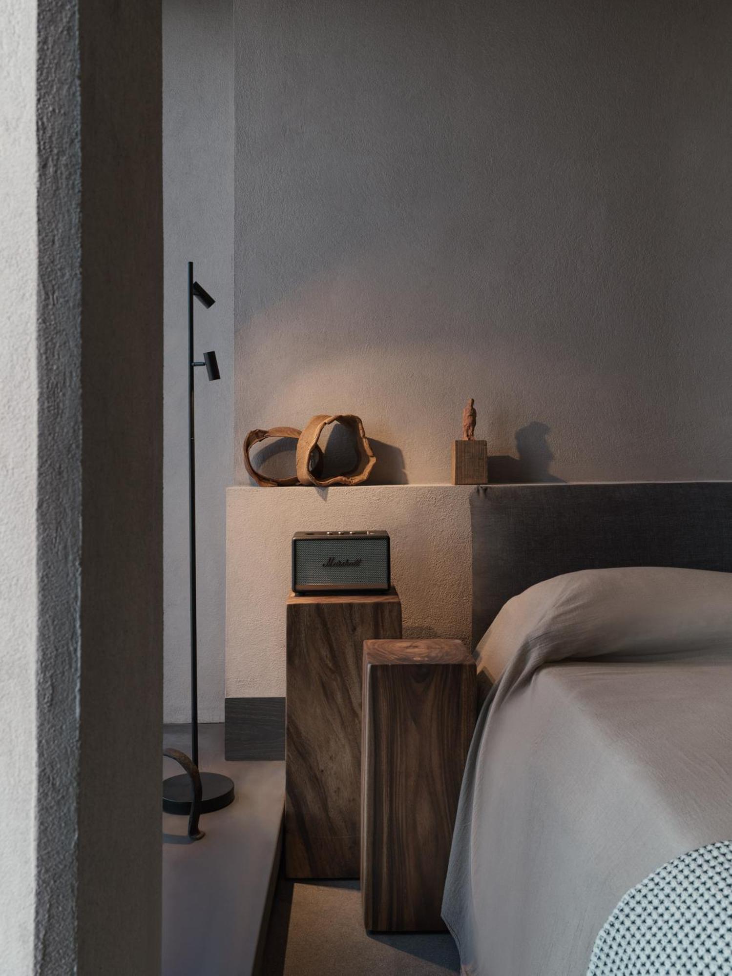 Monastik Living In Athina